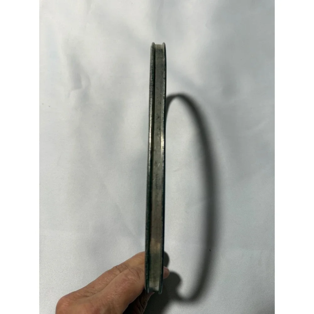 Unbranded vintage metal